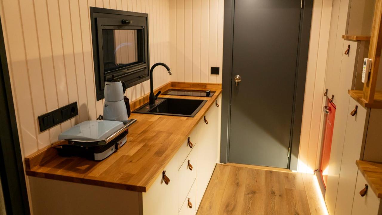 Ten Tiny House ซาพานจา ภายนอก รูปภาพ